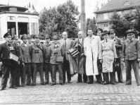 Straßenbahner aus Saarbrücken mit Berufskollegen aus Ludwigshafen, 1952