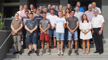 16 junge Frauen und Männer starten in ihr Berufsleben beim Stadtwerke-Konzern. (Bild Stadtwerke Saarbrücken)