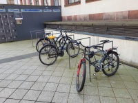 Johanneskirche - Gustav Regler Platz neben Fahrradstation